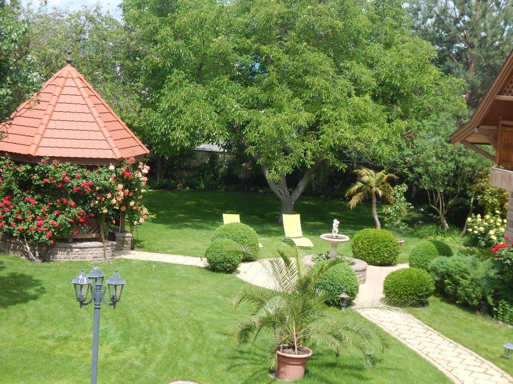 Palazzo Wellness Villa Eger Esterno foto