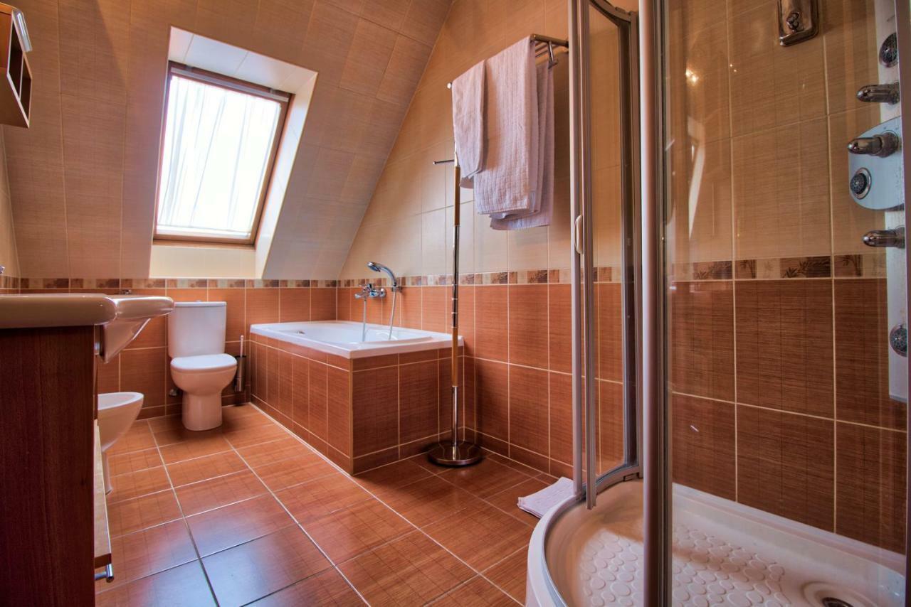 Palazzo Wellness Villa Eger Esterno foto