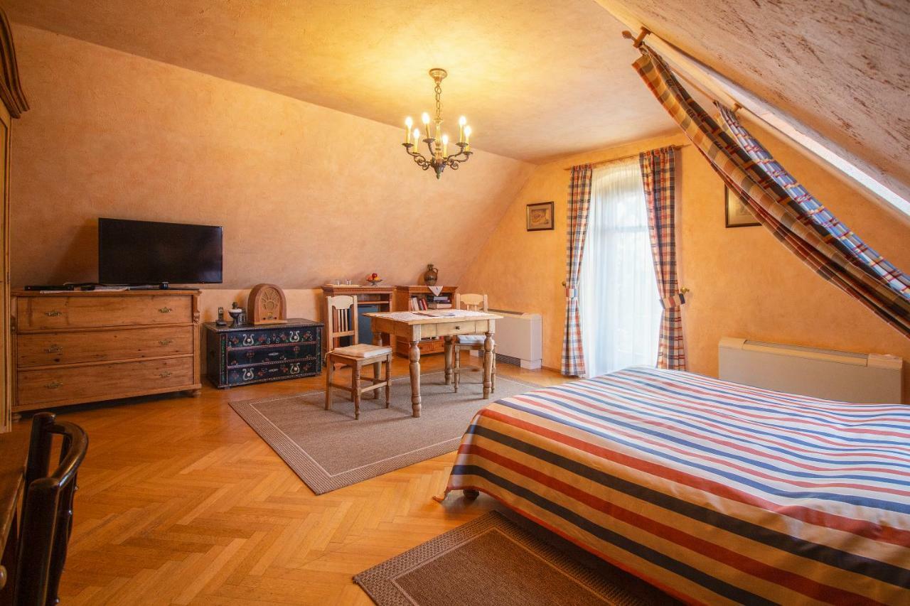 Palazzo Wellness Villa Eger Esterno foto