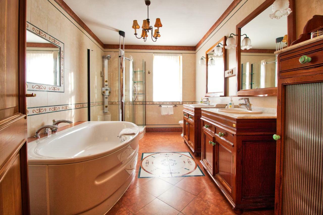 Palazzo Wellness Villa Eger Esterno foto