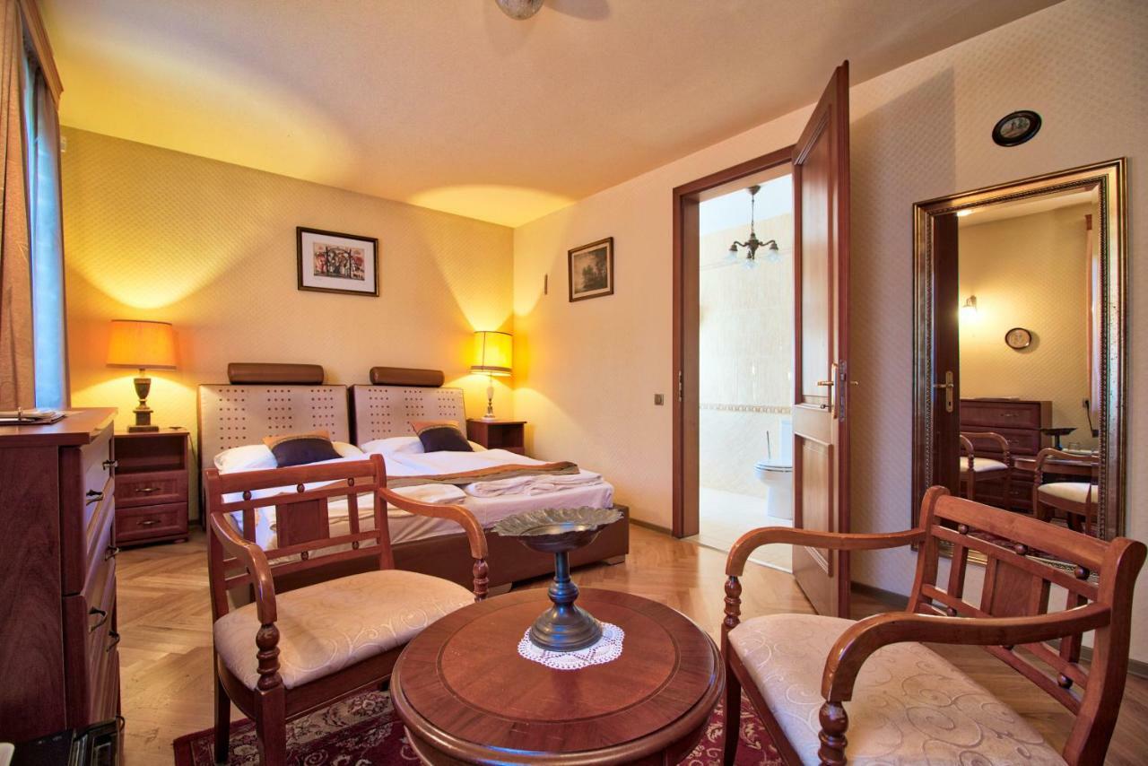 Palazzo Wellness Villa Eger Esterno foto