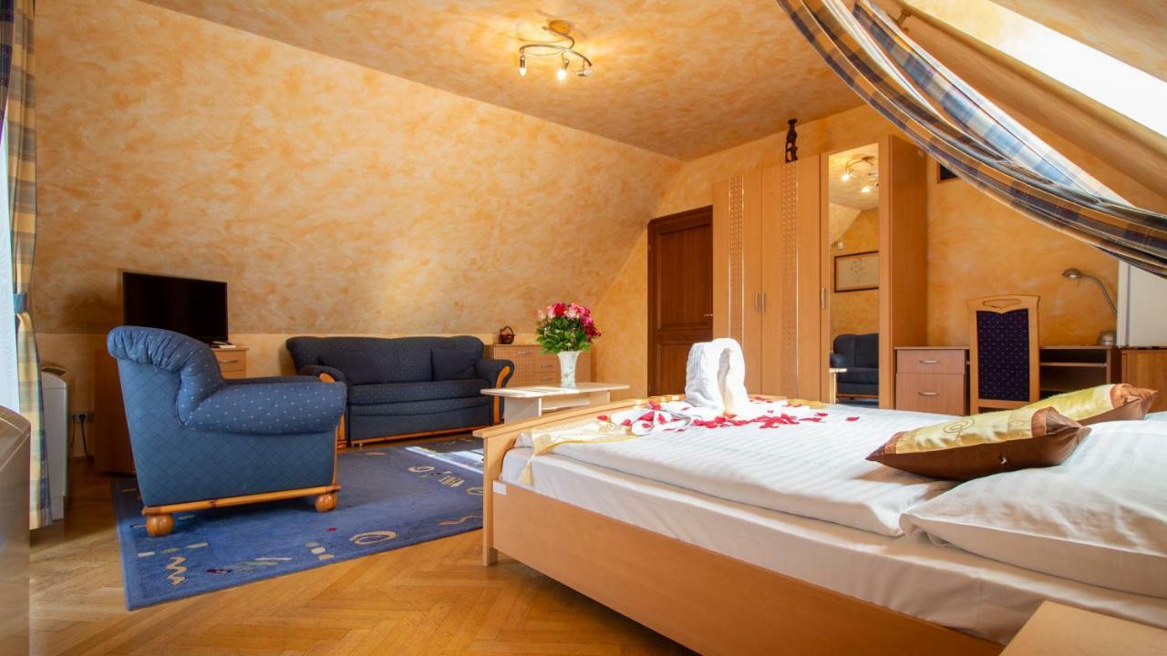 Palazzo Wellness Villa Eger Esterno foto