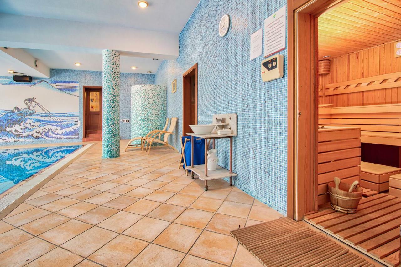 Palazzo Wellness Villa Eger Esterno foto